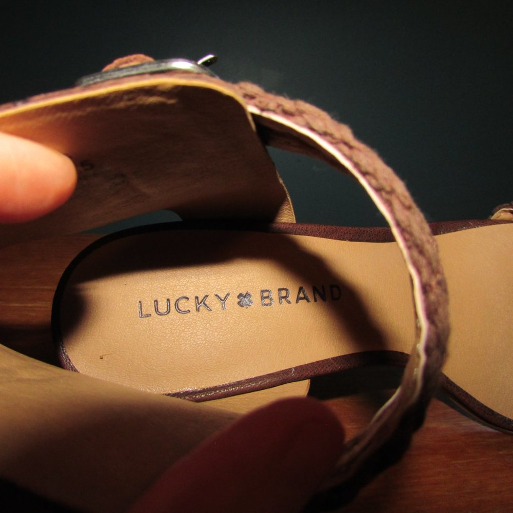 Lucky Brand Oakes Sandal - Picture 5 of 8